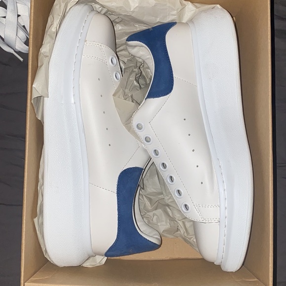 Oversized Sneakers - Picture 4 of 7